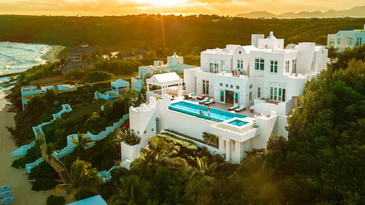 Những Nhà Nghỉ Tuyệt Vời Nhất Thế Giới (Phần 2) - The World's Most Amazing Vacation Rentals (Season 2)