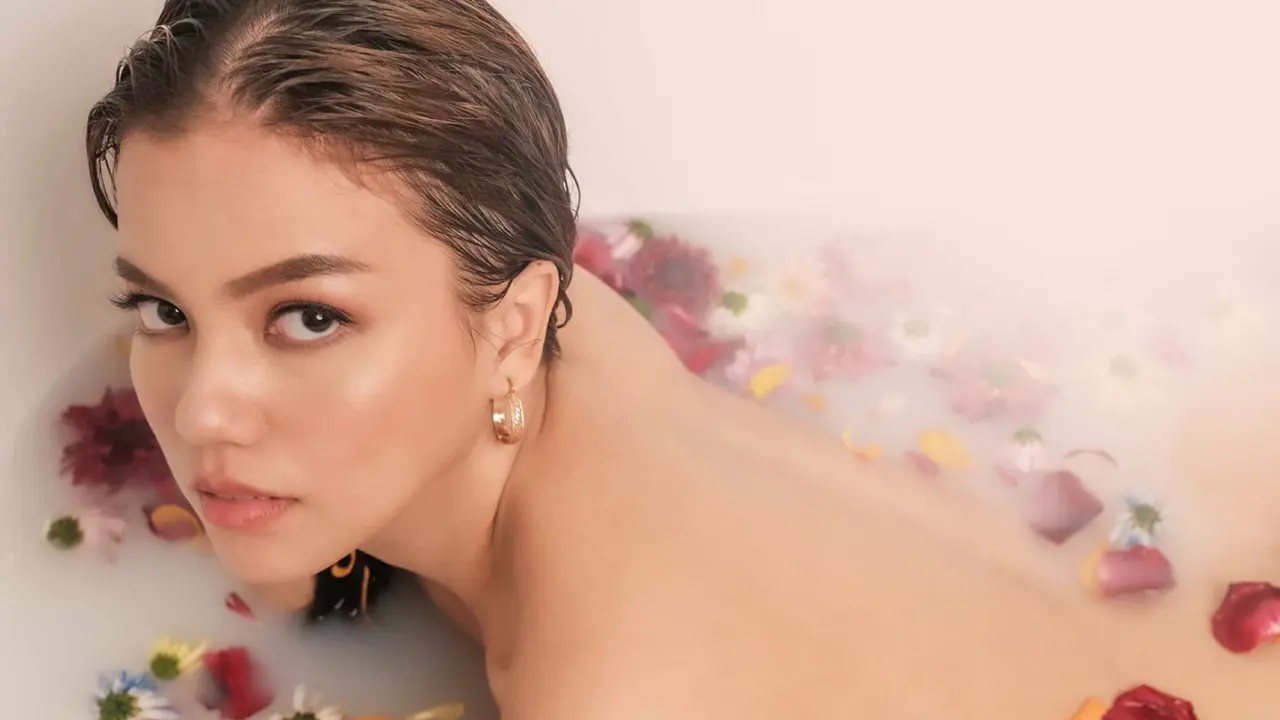 Hoa Dại Đồng Nội - Wild Flowers (2023) Hoa Dại Đồng Nội - Wild Flowers (2023)