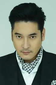 Vee Veraparb Suparbpaiboon